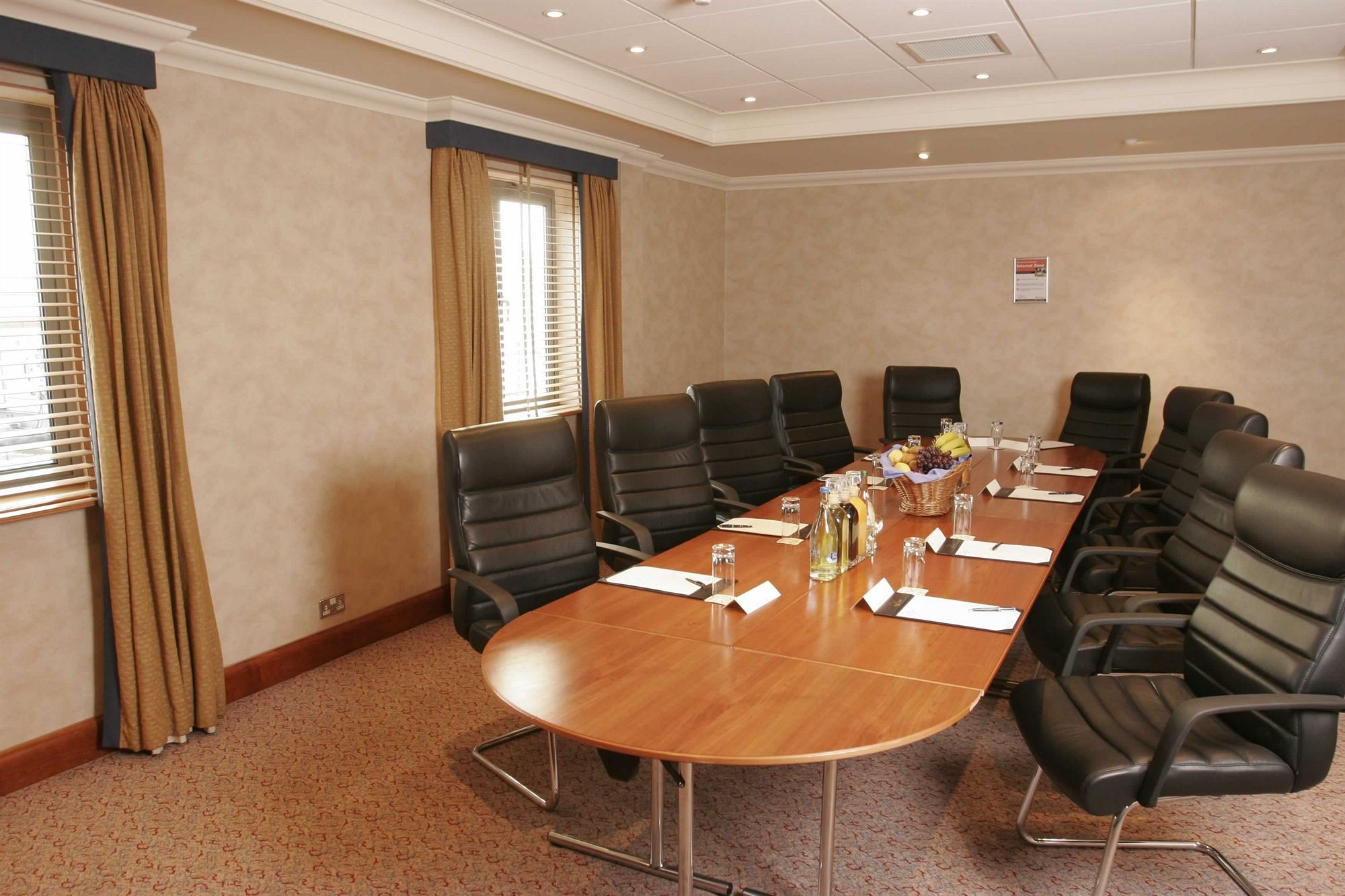 Apollo Hotel Basingstoke Extérieur photo